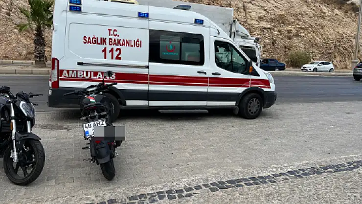 Gidon Hakimiyetini Kaybeden Sürücü Düşüp Yaralandı