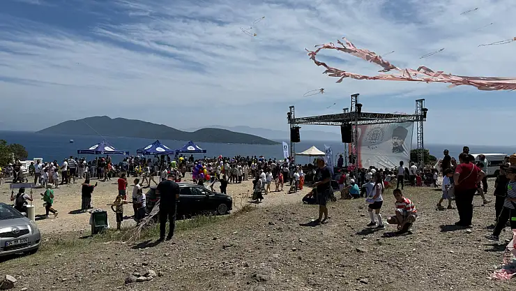 Gökyüzü Rengârenk, Yürekler Sevgiyle Doldu!