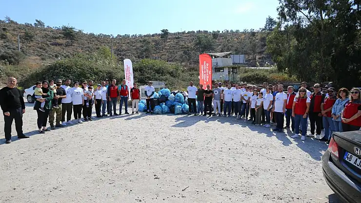 Güllük Lagünü'nde Çevre Temizliği Yapıldı