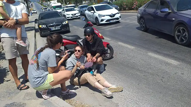 Gümbet Kavşağında Yaralanmalı Kaza 2 Kişi Yaralı