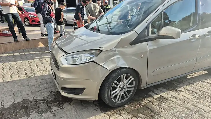 Gümbet'te ticari araç ile motosiklet çarpıştı, 2 yaralı