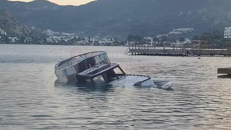 Gündoğan'da Vatandaşlar Fırtına Sonrası Tekneleri Kurtarmaya Çalışıyor