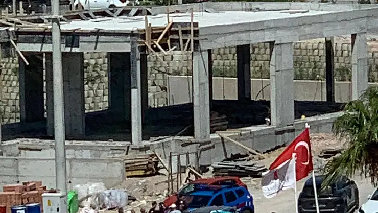 Gürültüden Bıkan Mahalleli Şantiyenin Yolunu Kapattı