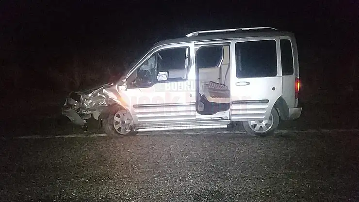 Hafif Ticari Araçla Çarpışan Motosikletin Sürücüsü Öldü