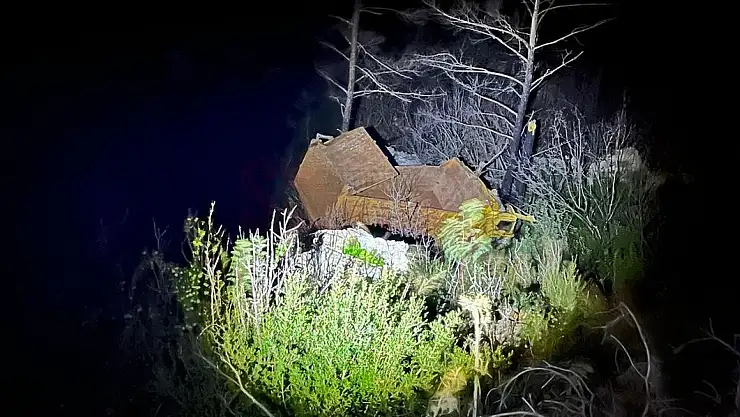 Hafriyat Kamyonu 30 Metrelik Uçurumdan Yuvarlandı