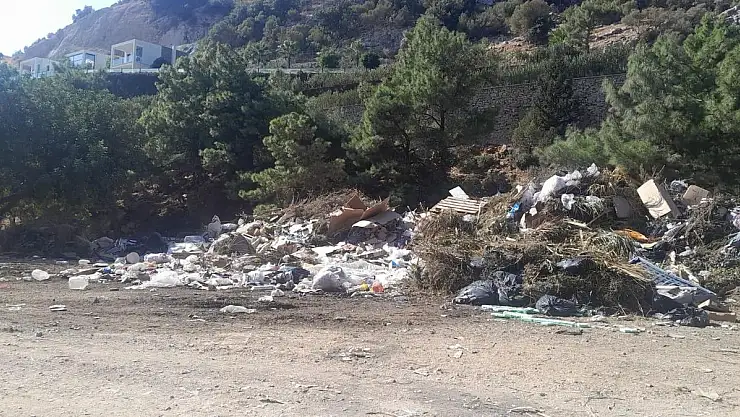 'Hafriyat ve Çöpler Doğayı Tahrip Ediyor: Konacık Sakinlerinden Tepki'