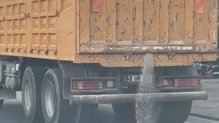 Hafriyatını Yola Döke Saça İlerledi