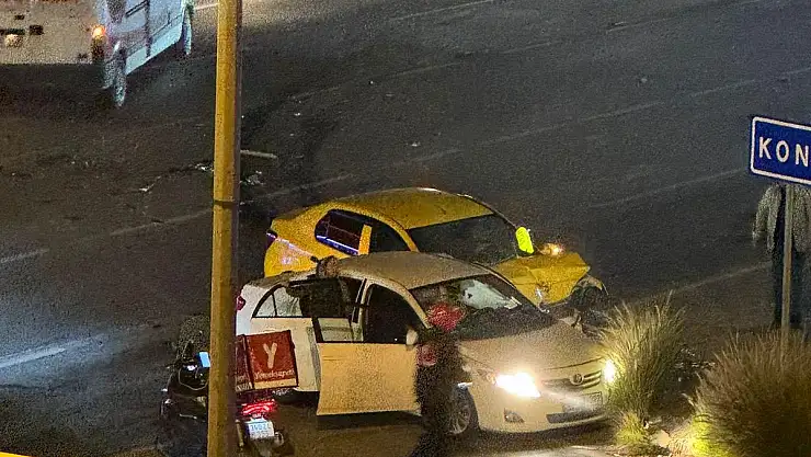 Hastaneye Giden Aile Kaza Yaptı, 5 Yaralı