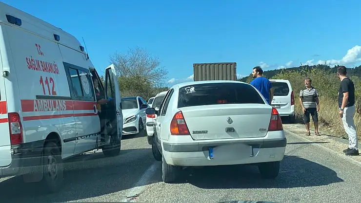 Hatalı sollama zincirleme kazaya neden oldu !