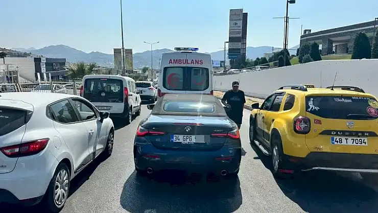 İçinde Hasta Olan Ambulansa Çarptı