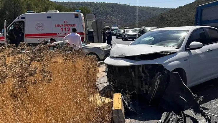 İki otomobilin çarpıştığı kazada 3 yaralı !