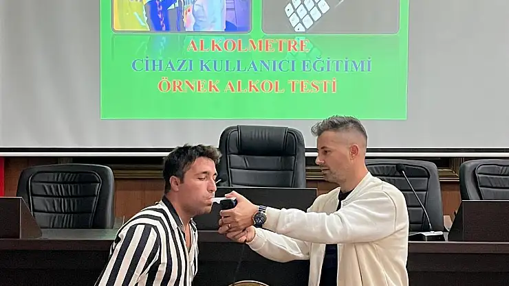 İl Emniyet Müdürlüğü'nden Trafik Polislerine Alkolmetre Kullanım Eğitimi
