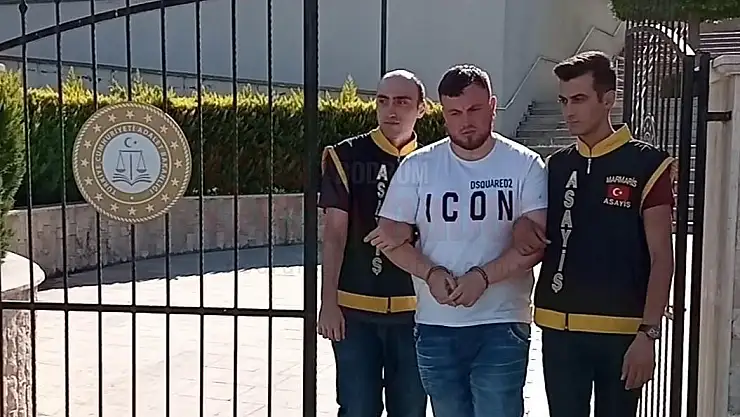 İngiliz Gencin 'Düştü' Dediği Babasını Döverek Öldürdüğü Ortaya Çıktı