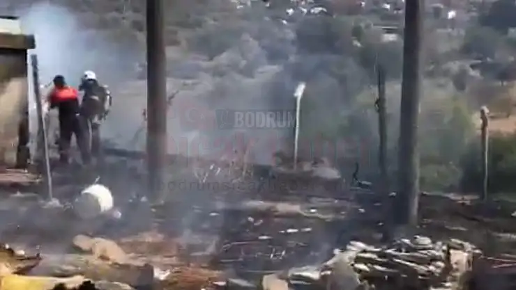 İş yerinde başlayan yangın makilik alana sıçradı