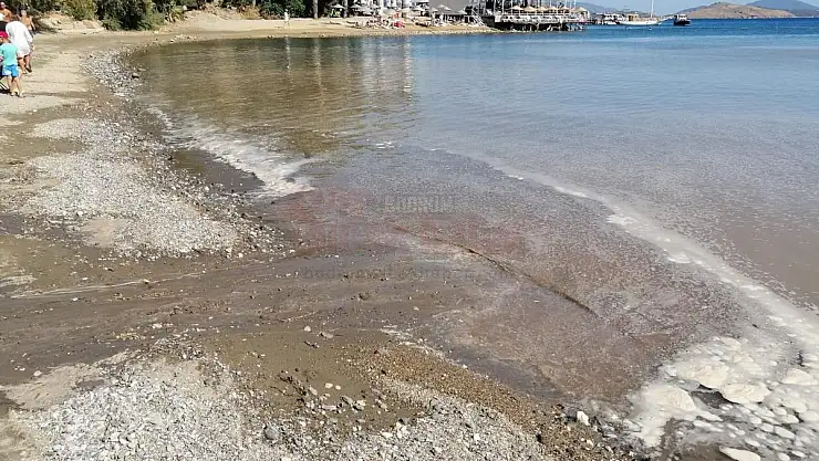 İsale Hattı Patladı, Çamurlu Sular Denize Aktı