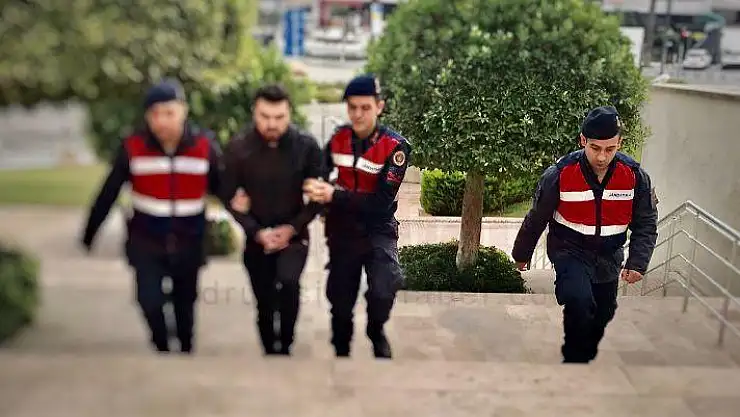 Jandarma Ekipleri  Uyuşturucu Ticareti Yapan Şahsı Yakaladı