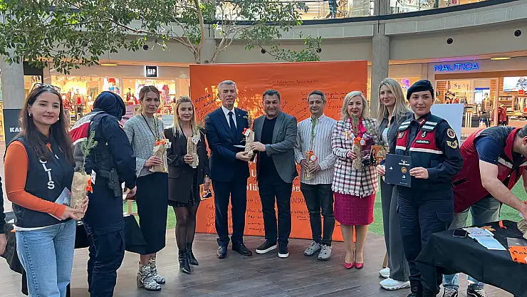 Jandarma Komutan'lığı ve Sosyal Hizmet Merkezi 25 Kasım'da tek ses oldu