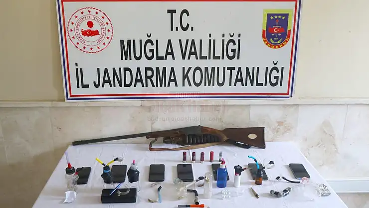 Jandarma Operasyonla 8 Uyuşturucu Şüphelisini Yakaladı