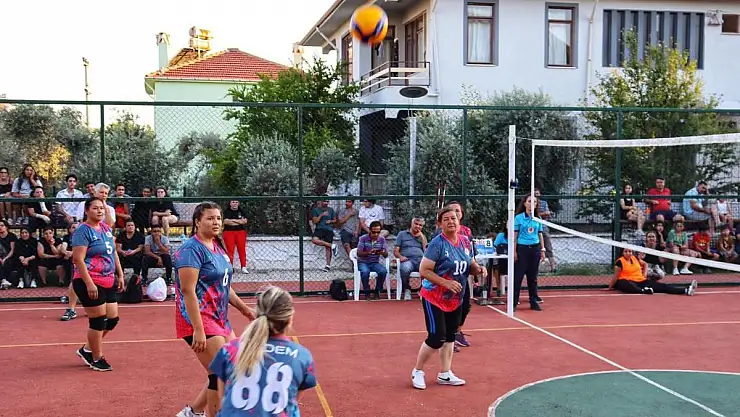 Kadın Voleybol Takımı Katıldığı Şampiyonada Birinci Oldu