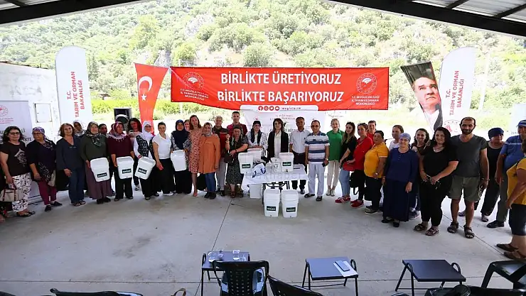 Kadınlar Kompost Yapımı İle Hem İsrafı Önlüyor Hem de Doğayı Koruyor