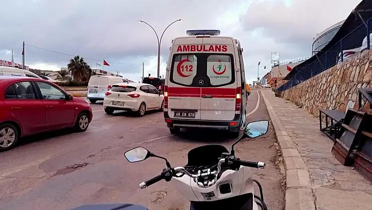 Kaldırıma Çarpıp  Düşen Motosiklet Sürücüsü Yaralandı