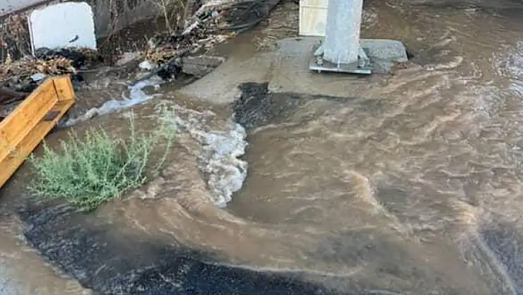 Kanalizasyon hattı çöktü halk mağdur !