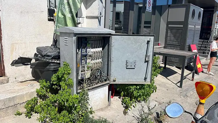 Kapısı Açık Trafo Yıllardır Tehlike Saçıyor