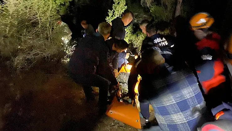 Kayalıklardan Düşen Şahıs Ekipler Tarafından Kurtarıldı