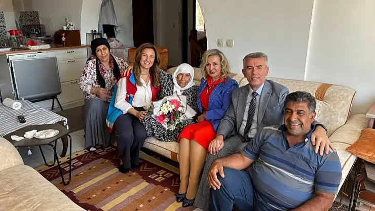 Kaymakam Sırmalı'dan dünya yaşlılar gününde anlamlı ziyaret