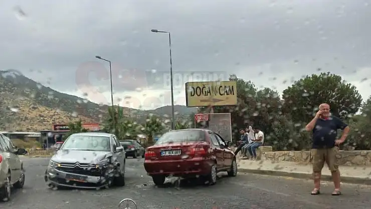 Kaza Maddi Hasarla Atlatıldı