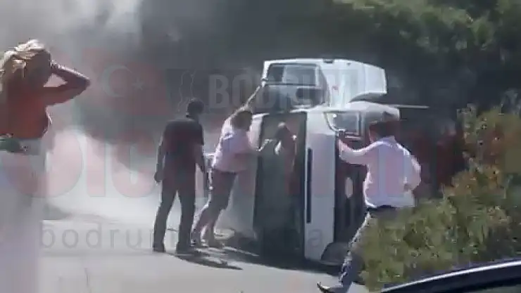 Kaza Yapan Kamyondan Çıkan Dumanlar Panik Yarattı