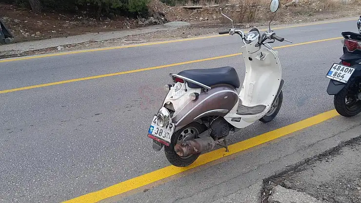Kazada Yol Kenarına Savrulup Yaralandı
