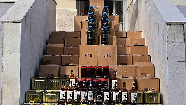 Kilolarca Sahte Zeytinyağı ve Bal Yakalandı