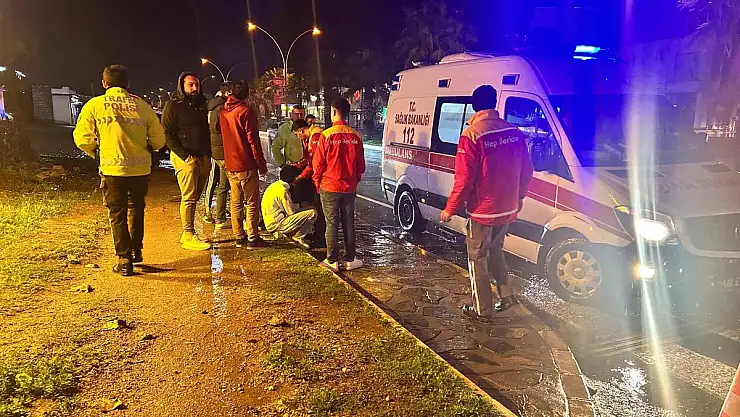 Konacık'ta Trafik Kazası: Ehliyetsiz Sürücü Çekiciye Çarptı, İki Yaralı