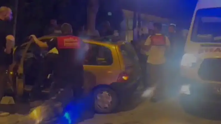 Kontrolden çıkan araç cami duvarına çarptı: 1 Yaralı