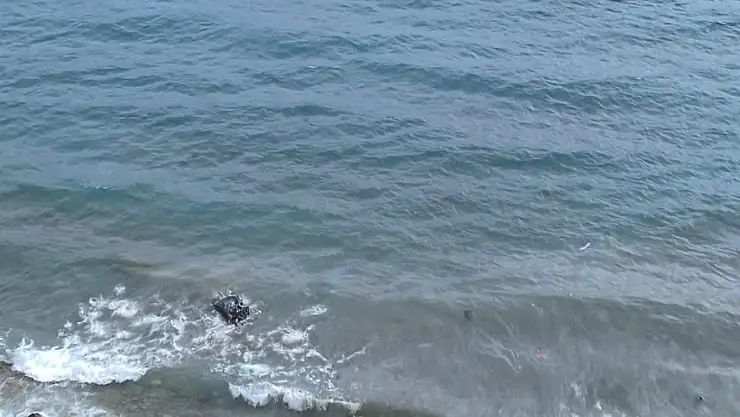 Kontrolden çıkan araç denize uçtu