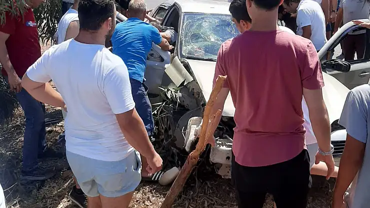 Kontrolden çıkan otomobil ağaca çarptı ! 2 yaralı