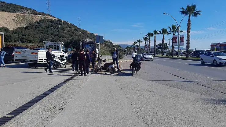 Kontrolsüz Dönen Kamyonet Motosikletle Çarpıştı
