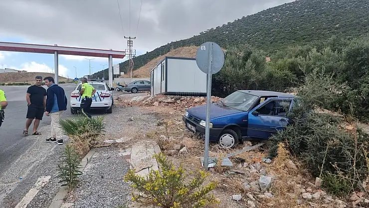 Korkutan Kazada Otomobil Altında Kalarak Yaralandı