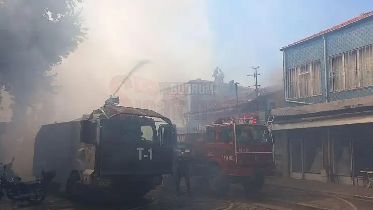 Korkutan Yangın: 13 İş Yeri Zarar Gördü