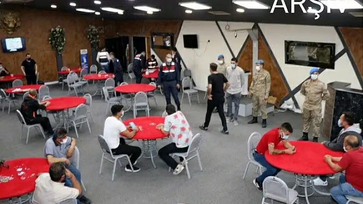 Kumar oynayan ve Kovid-19 tedbirlerini ihlal eden 16 kişiye para cezası verildi