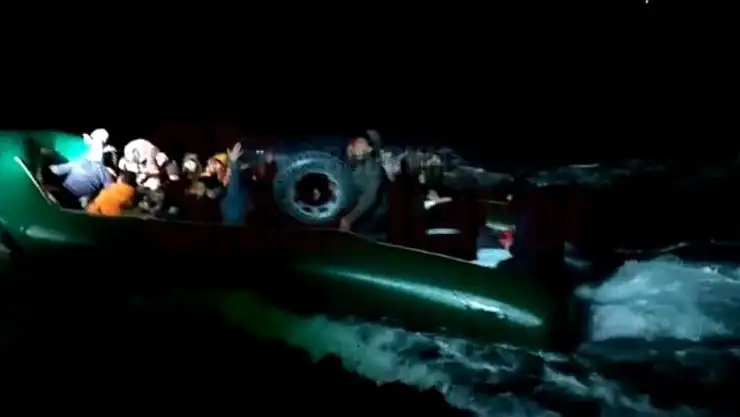 Lastik Botta 35 Düzensiz Göçmen Yakalandı