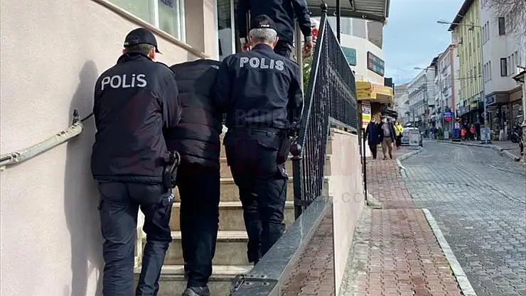 Market Sahibini Bıçakla Tehdit Eden Zanlı Tutuklandı