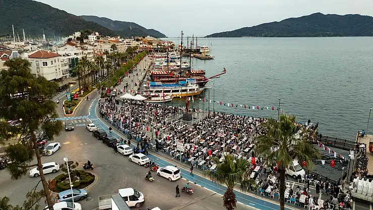 Marmaris Belediyesi Halk İftarında Binlerce Kişiyi Ağırladı