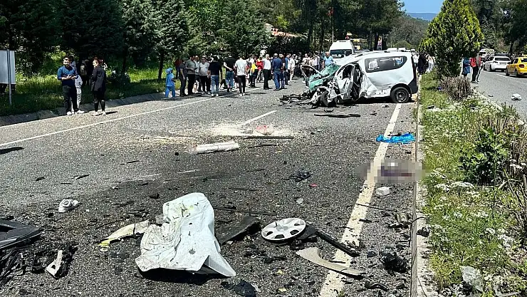 Marmaris'te Trafik Kazası: 2 Kişi Hayatını Kaybetti, 2 Kişi Yaralandı
