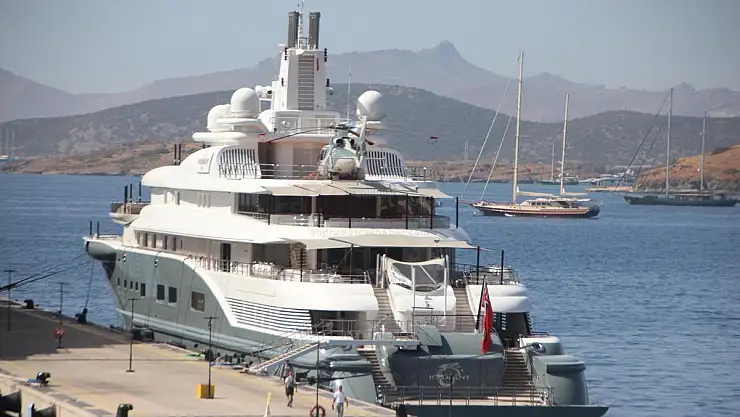 Mega Yat Bodrum'a Demirledi