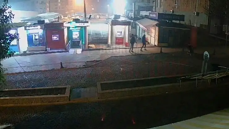 Meşrubat Hırsızları Kameraya Takıldı