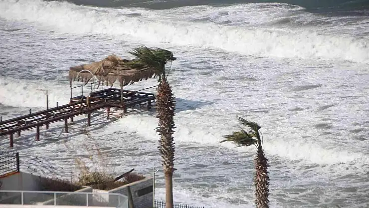 Meteoroloji'den Bodrum-Kaş Denizlerine Fırtına Uyarısı