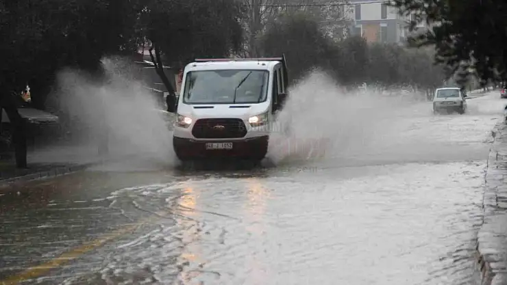 Meteorolojiden Sağanak Yağış Uyarısı