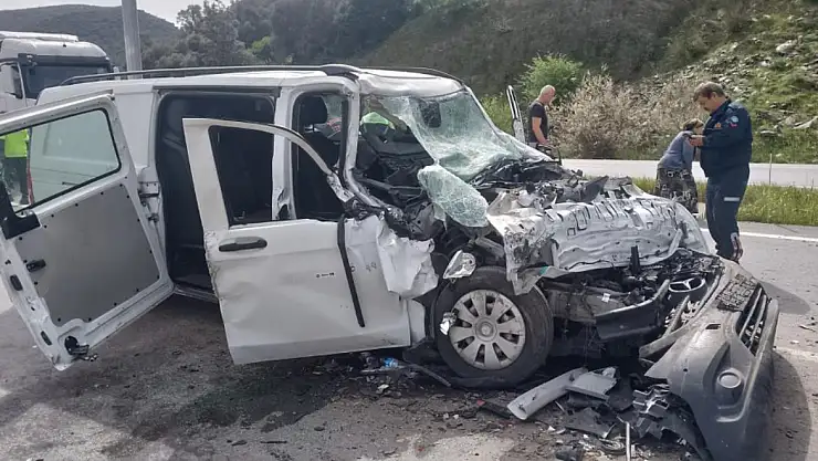Milas-Söke Karayolunda Trafik Kazası: 1'i Ağır 3 Yaralı